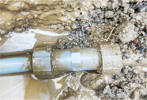 ユニオンから漏水しているのを発見